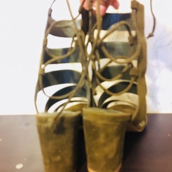 Block heels - Picture 3 of 4